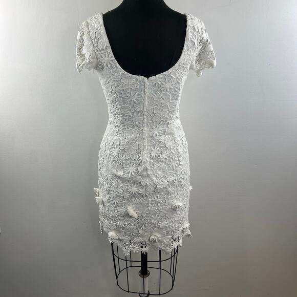 Lilly Pulitzer White Sheath Dress Cotton Floral Lace Scoop Neck Back Zip Size 2 - Picture 7 of 11